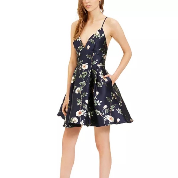 Prom Dress - Picture 4 of 10